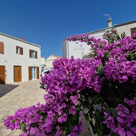 Miamare 2 Apartmán *