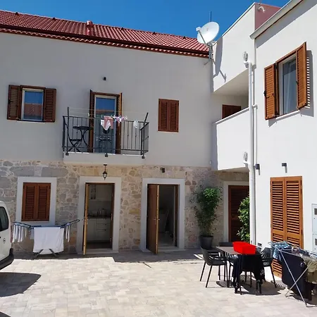 Miamare 2 Apartment