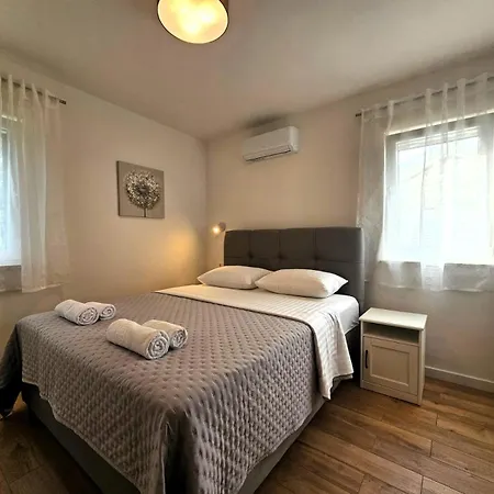 Apartman Miamare 2 Primosten
