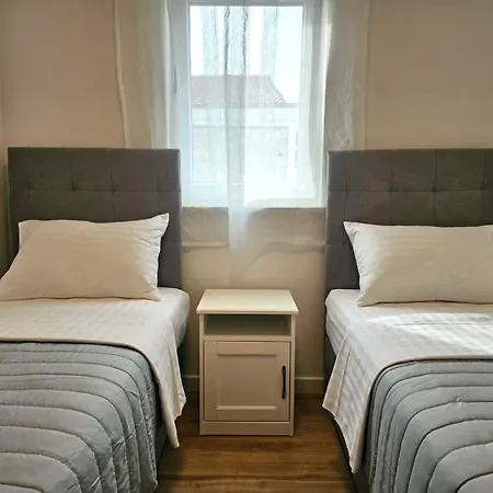 Miamare 2 Apartment Primosten
