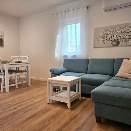 Apartman Miamare 2