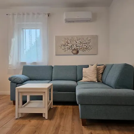Miamare 2 Apartmán *