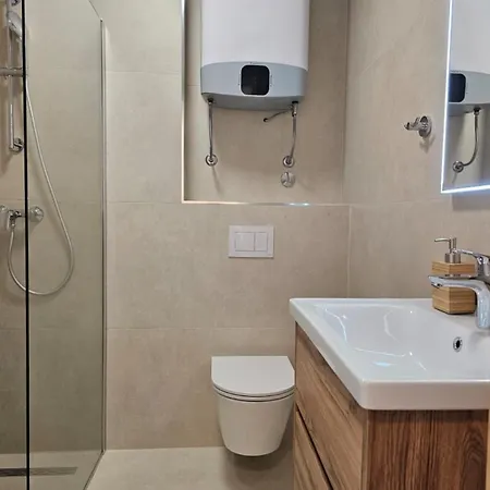Miamare 2 Apartman *