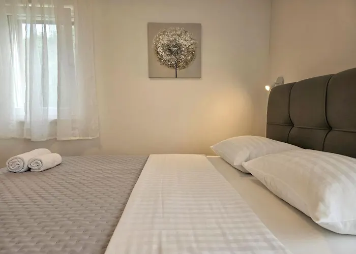 Miamare 2 Apartman Primosten