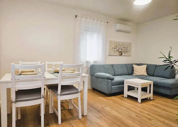 Apartman Miamare 2 *